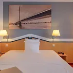 מלון Mercure Duesseldorf 4*