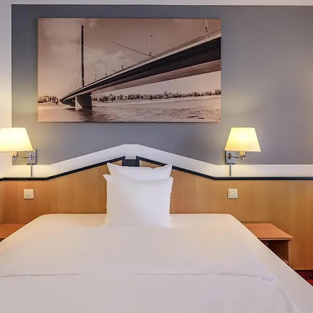 מלון Mercure Duesseldorf 4*